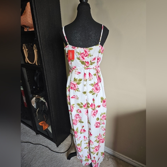 New + Tag Guess Womens Size Large Pink Roses Flower Pant White Jumpsuit Romper - Picture 3 of 9